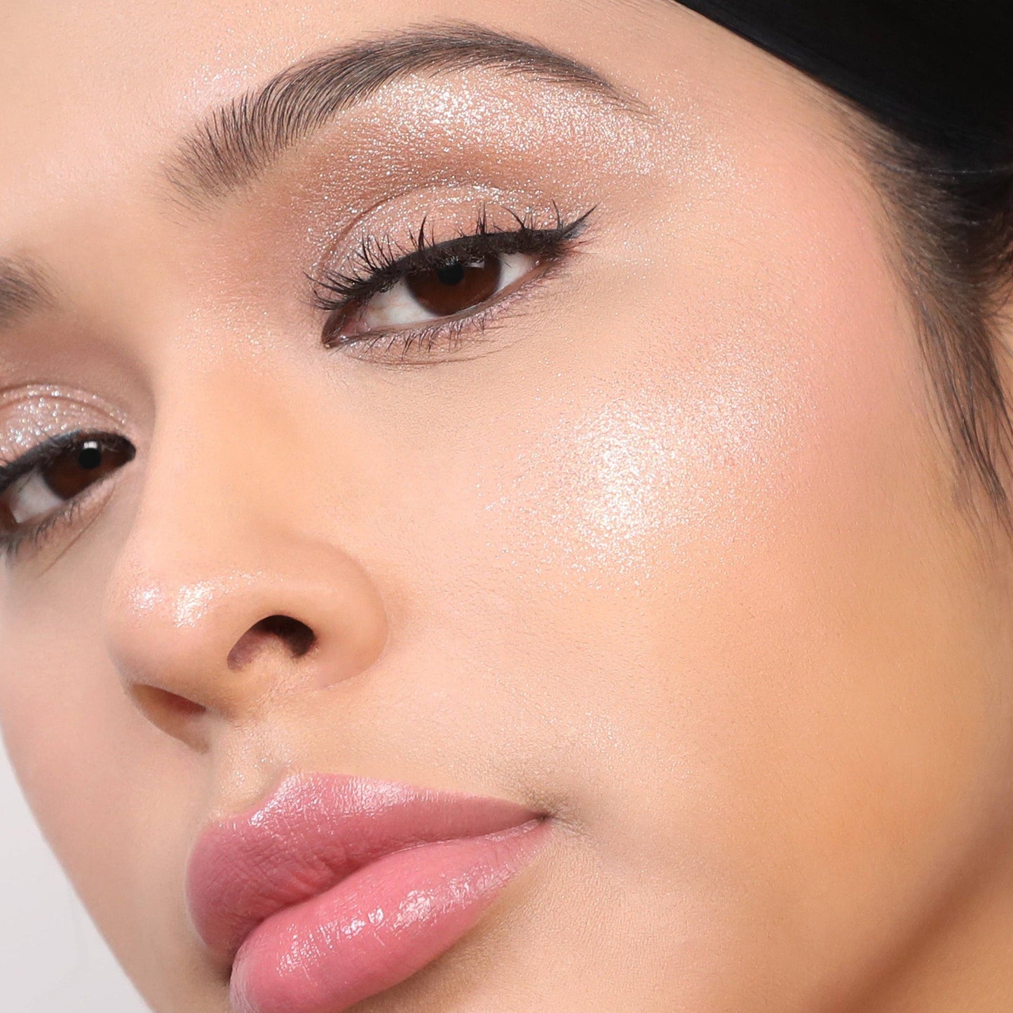 It’s Glam Highlighter